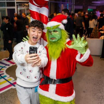 the-grinch-vancouver-christmas-character-holiday